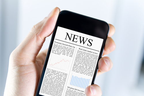 News_on_phone